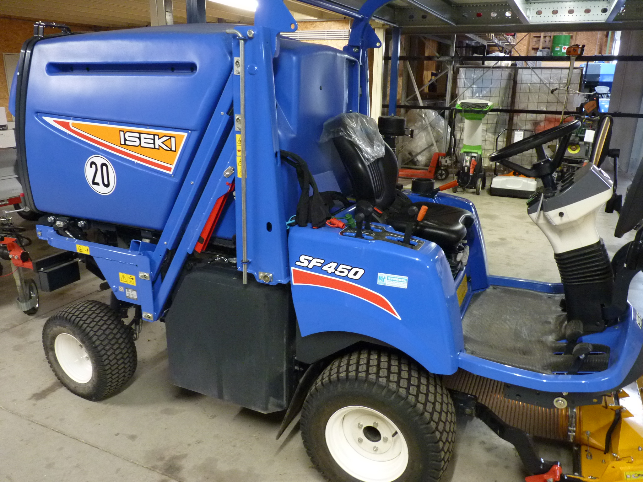 SF450 Frontmäher inkl. Gras- und Laubsauger GLS1300 und StVZO (Vorführgerät)