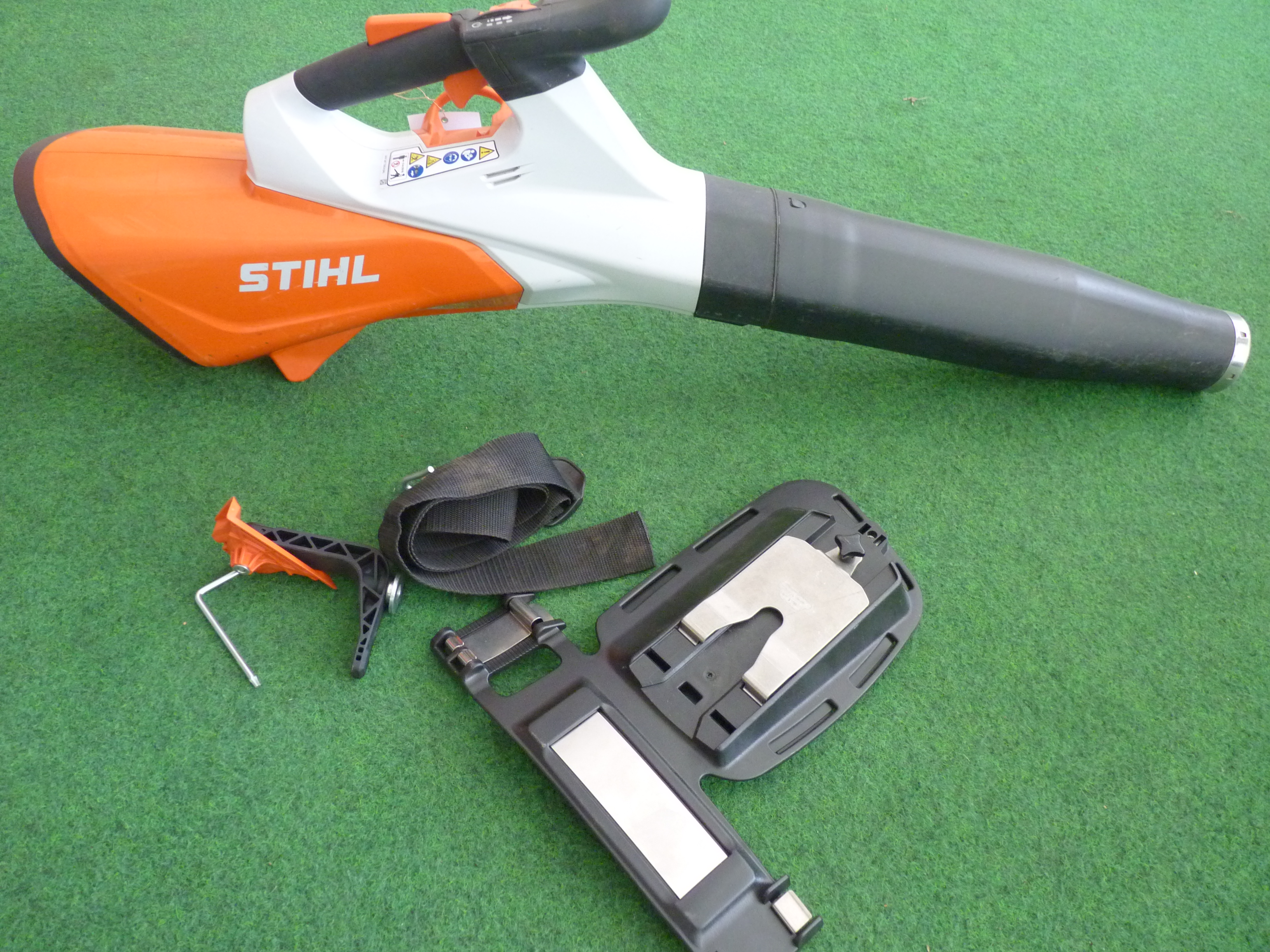 Gebrauchter STIHL BGA 200 Akku-Laubbläser