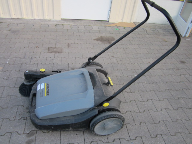 Kehrmaschine KM 70/20 C (Vorführ- und Mietgerät)