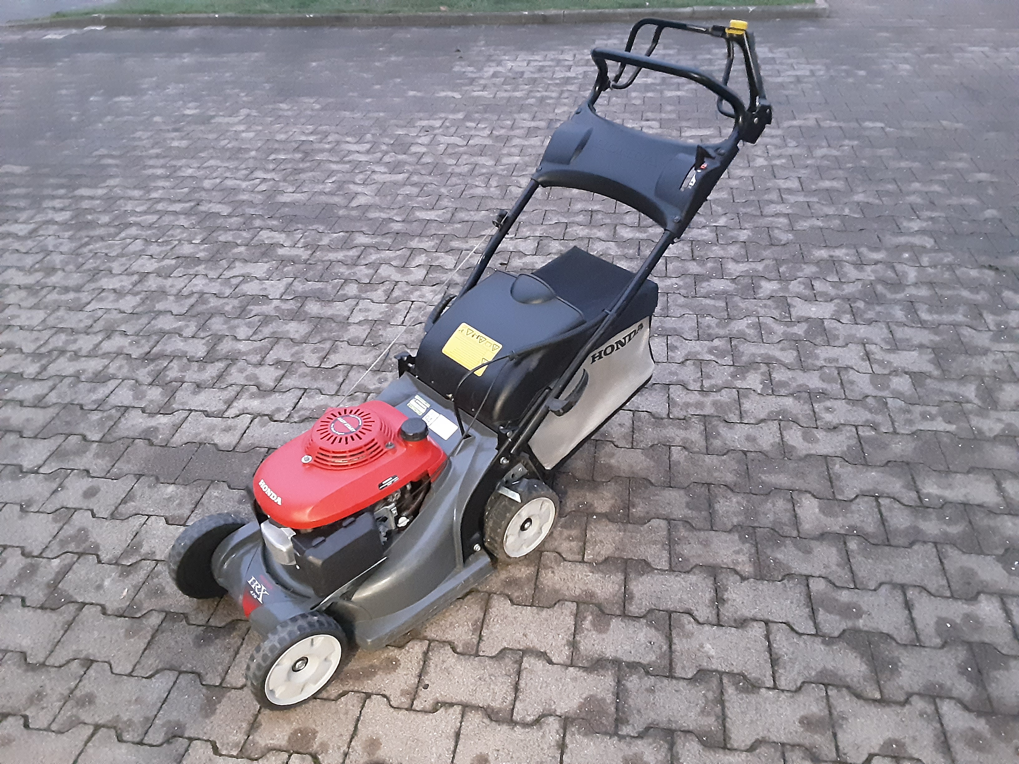 Rasenmäher HRX 426 CSXE ( Im Auftrag zu verkaufen)